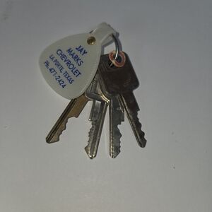 Silver Key Set with White Tag
